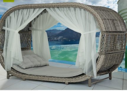 ROMANTICA OUTDOOR BED WITH CANOPY 1 kapak 11zon