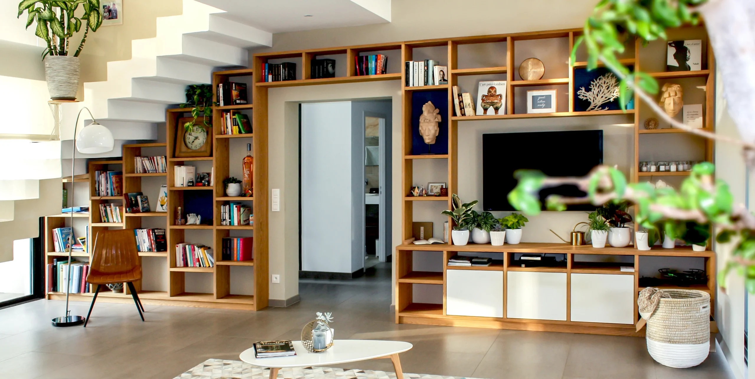 Small Space Solutions Maximize Your Living with Multifunctional Furniture
