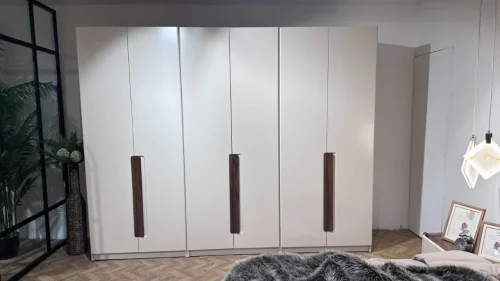 Woody Bedroom Set Wardrobe